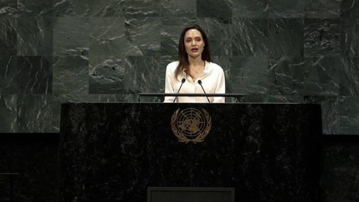  | Angelina Jolie se retira de la ONU tras 20 años.
Fuente: Twitter @showmundialshow