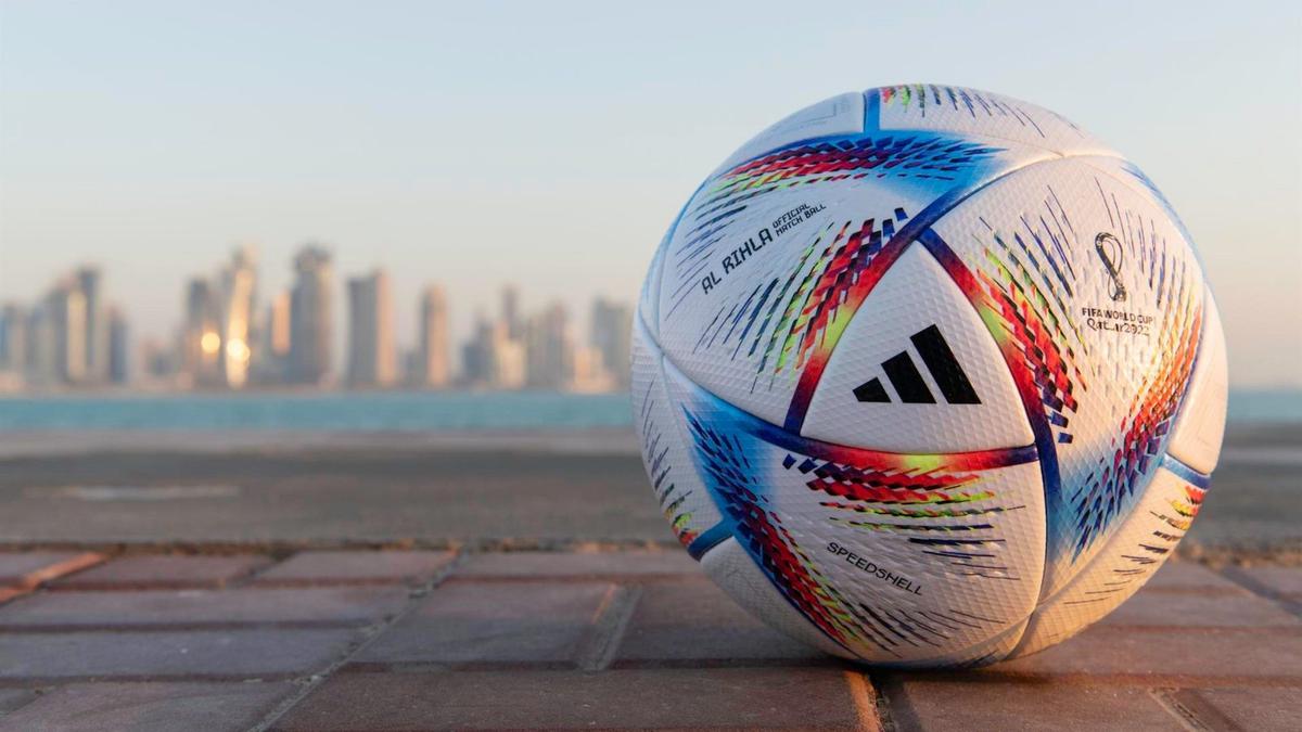  | La FIFA compartió imágenes de “Al Rihla”, el balón oficial del Mundial de Qatar 2022.