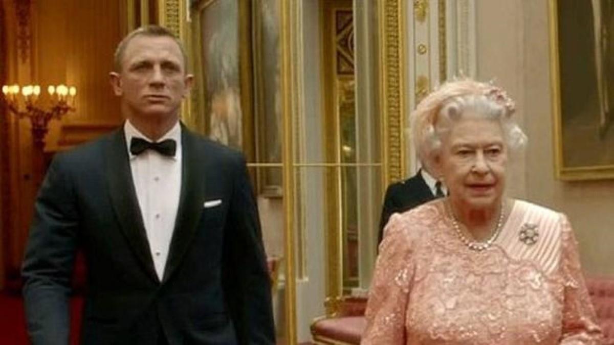 James Bond sólo apareció en una ocasión junto a James Bond.
