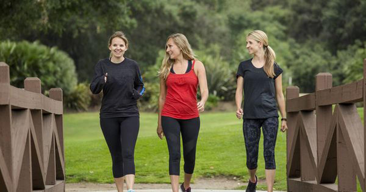 Caminar | 8 mil pasos diarios que mejorarán tu ánimo mientras quemas calorías.
Foto: Redes Sociales
