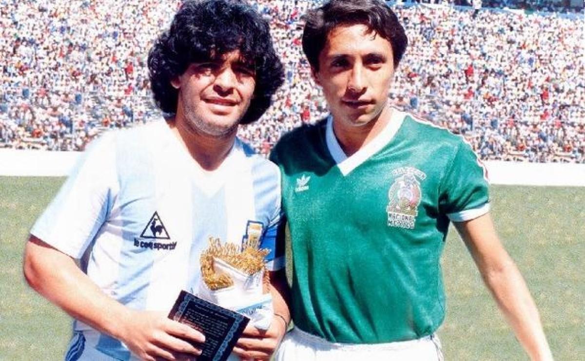 Mexicano gol más bonito Mundiales Manuel Negrete | Manuel Negrete aprovechó para conocer a Maradona en el punto más alto de su carrera.