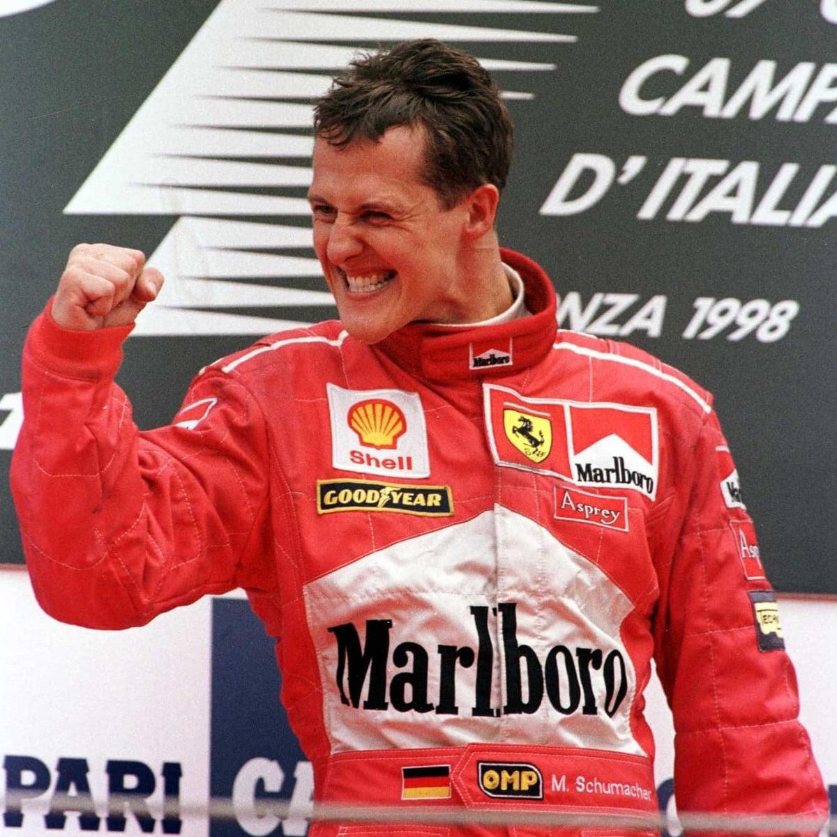  | Michael Schumacher festejando. Fuente: Wikimedia.