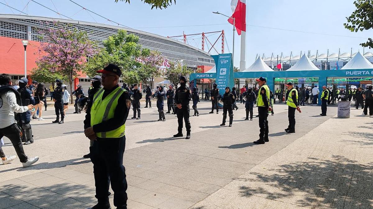 Cientos de policías están presentes en el Autódromo Hermanos Rodríguez. | Emmanuel Gutiérrez