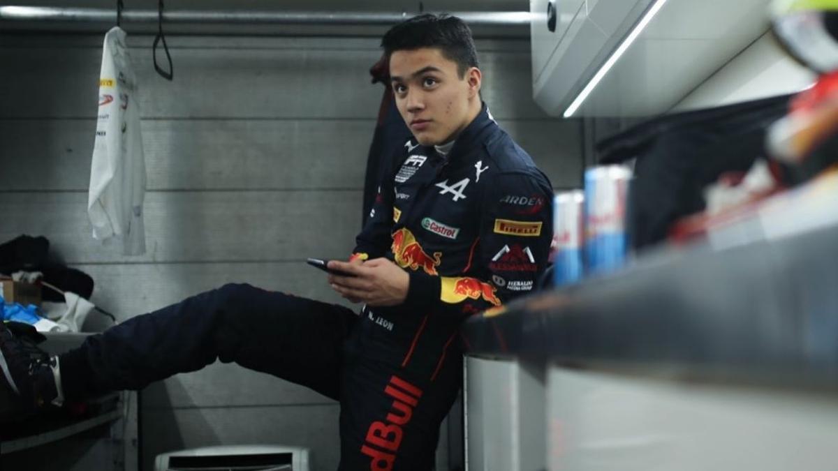 Red Bull | Noel León es parte del curso de pilotos de Red Bull Racing. | Foto: Red Bull
