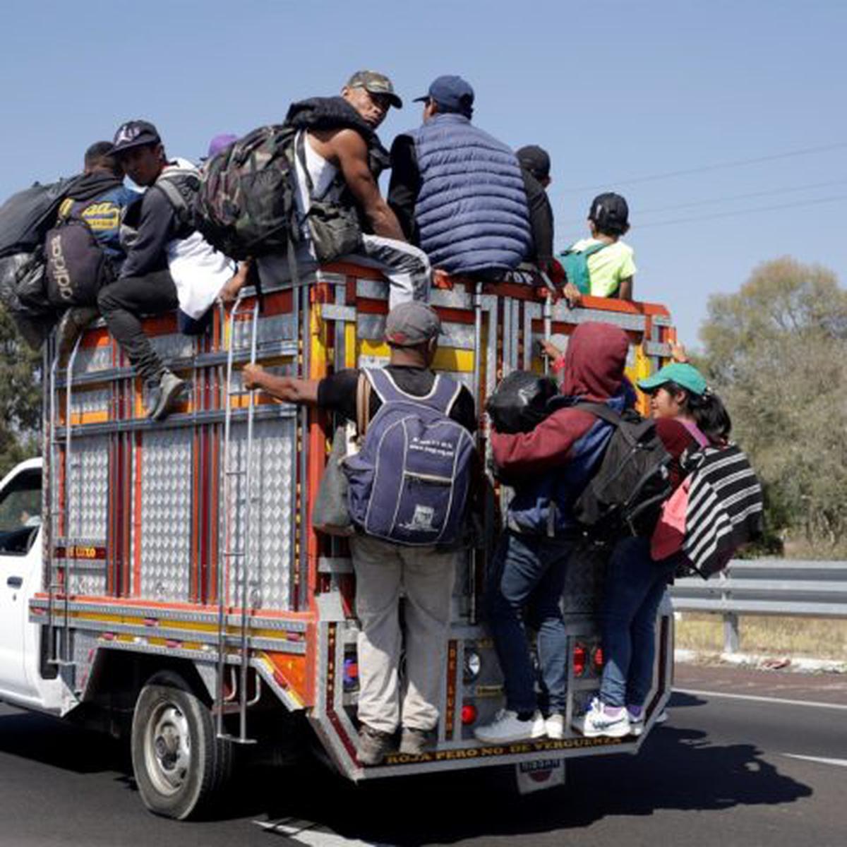  | Migrantes avanzaron el pasado fin de semana a la Ciudad de México desde Puebla a pesar de volcadura del tráiler en Chiapas. Foto: EFE