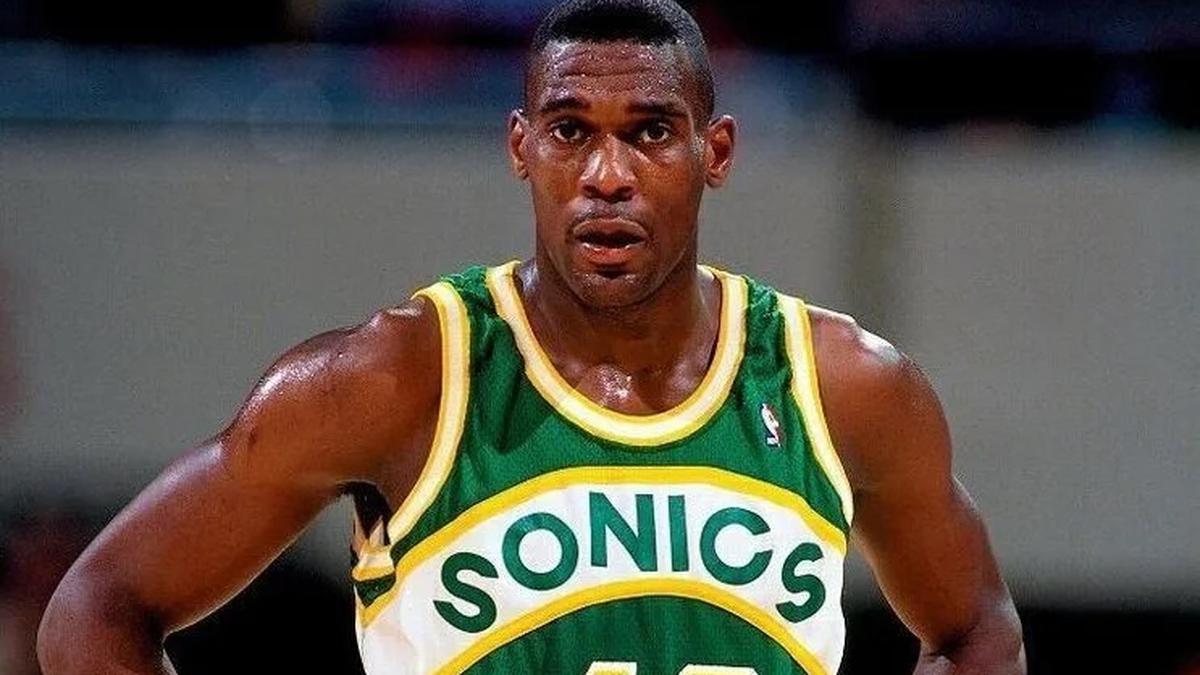 Shawn Kemp es uno de los jugadores más famosos de la NBA en los 90.