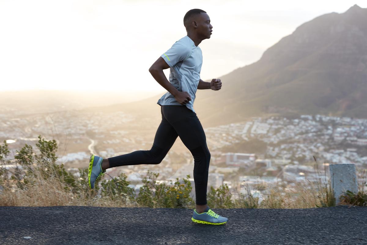 Accesible y adaptable | El running se puede practicar en cualquier lugar y se adapta a diferentes niveles de condición física. Fuente: Freepik