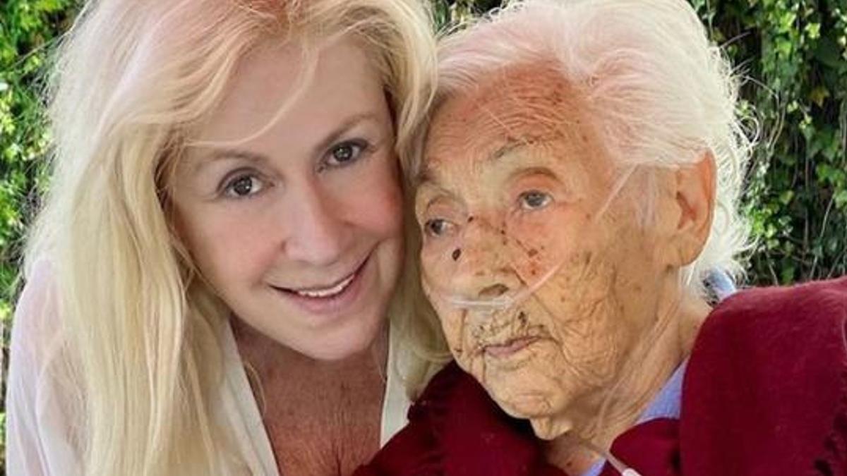 Abuelita de Thalía | Eva Mange tiene 104 años. 