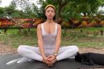 Yoga para el calor: descubre cómo puedes aliviarlo con estos 3 recursos