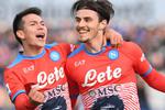 El Napoli gana con asistencia de 'Chucky' Lozano (VIDEO)