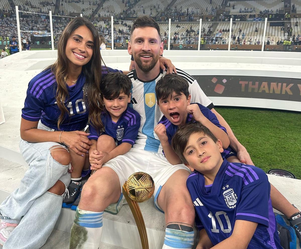  | Messi, su esposa Antonella Roccuzzo y sus hijos. Fuente: Instagram @antonelaroccuzzo