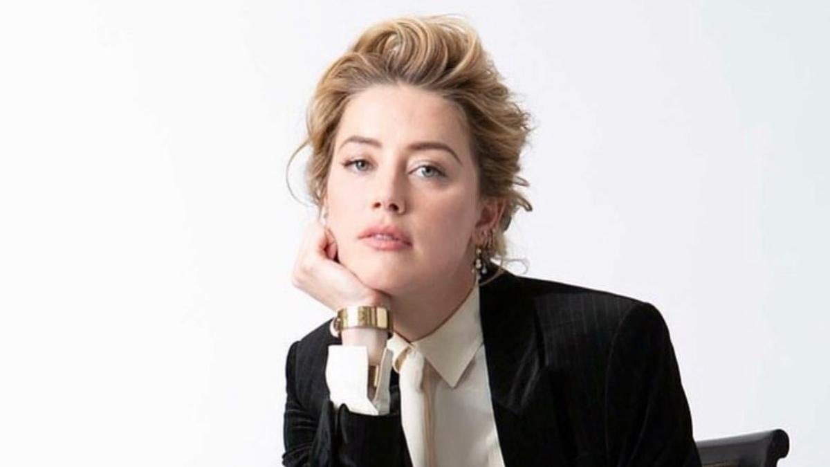  | La actriz Amber Heard acudió a una tienda de ropa rebajada.