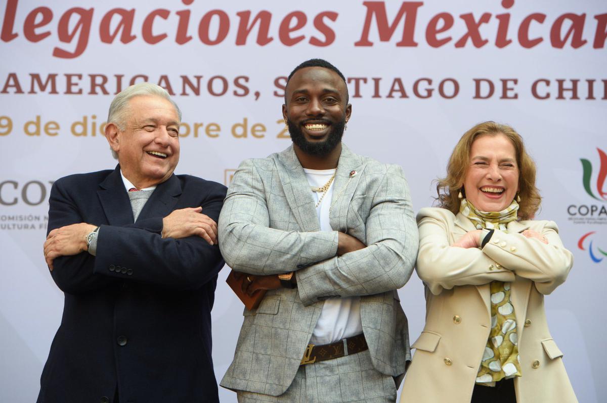 Randy Arozarena posó al lado del presidente López Obrador | Es su clásica celebración (Especial)