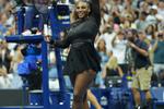 Serena Williams se mantiene  con vida y sorprende a Annett Kontaveit en un juego intenso
