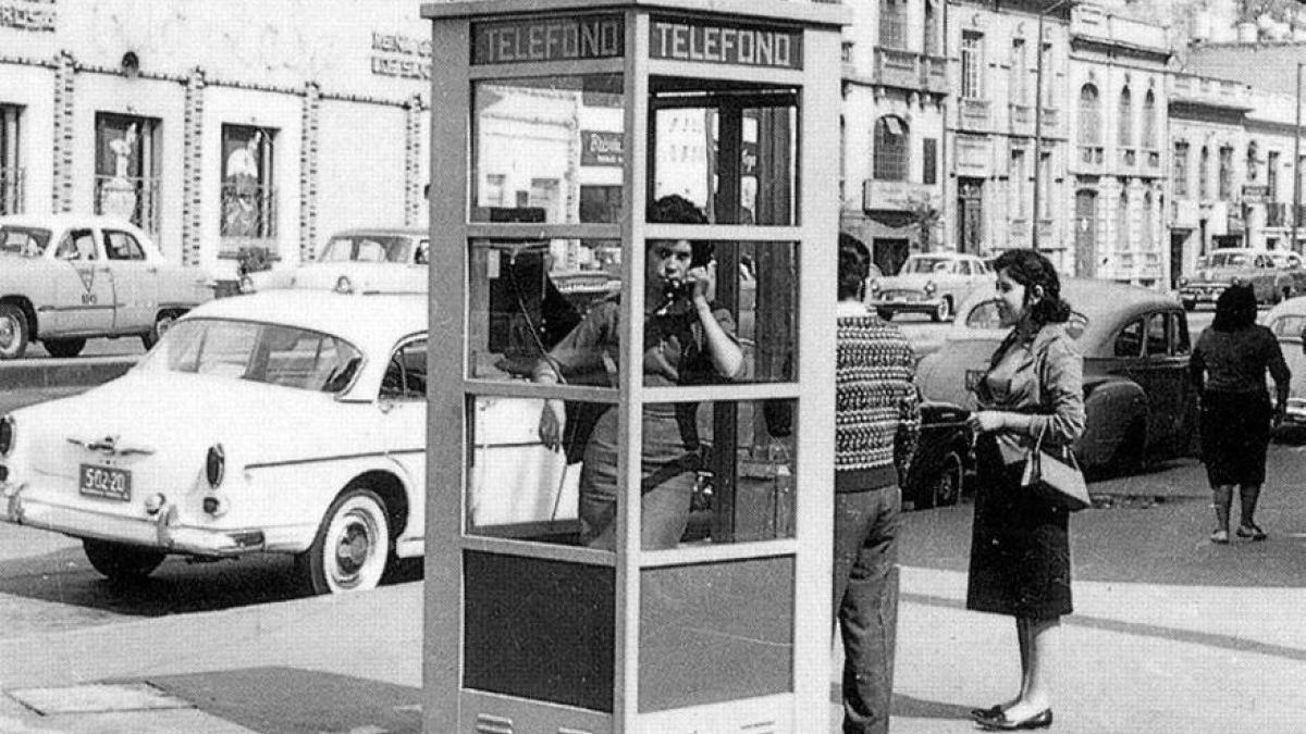 Las casetas telefónicas de los años 60 eran parecidas a las de Londres.