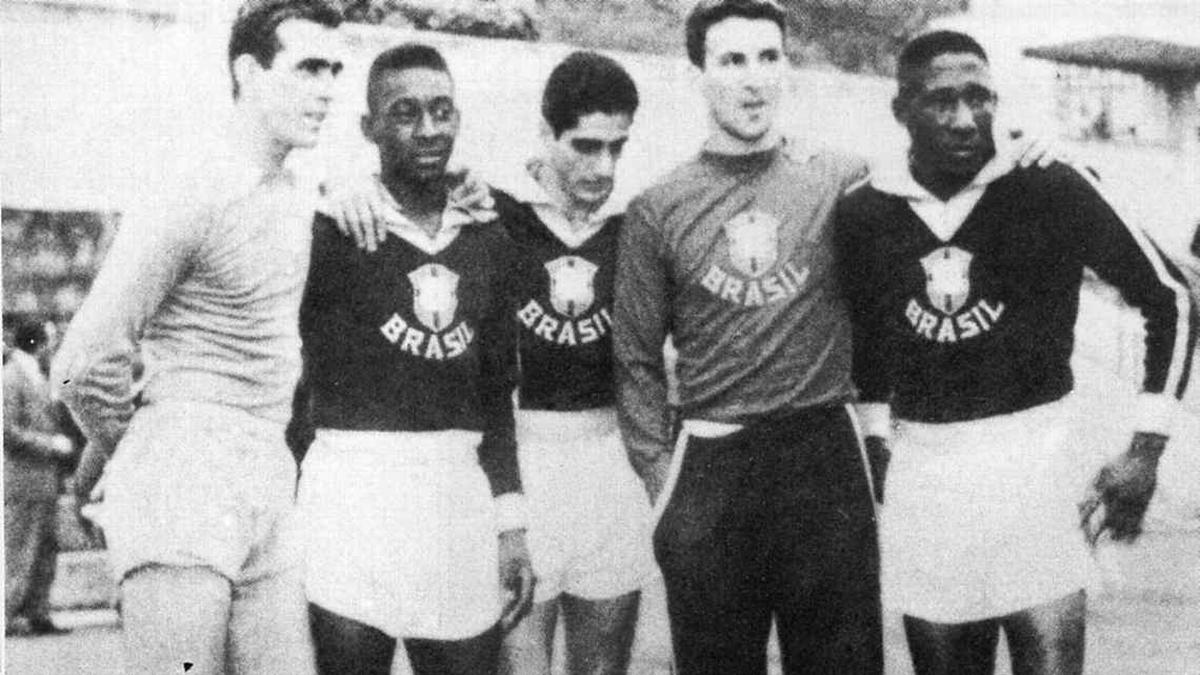 Selección de Brasil | El joven Pelé y sus compañeros de la Selección, en 1959 (Getty Images)