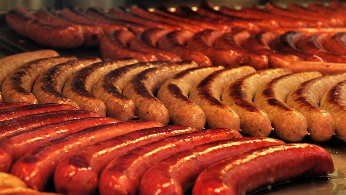 Hay una gran variedad de salchichas para preparar hot dogs en la CDMX. | Foto: Pixabay