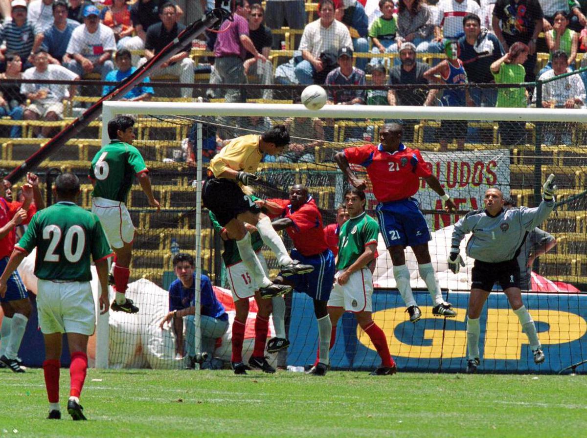 Aztecazo México Costa Rica | La Selección Mexicana perdió con Costa Rica en el 2001.