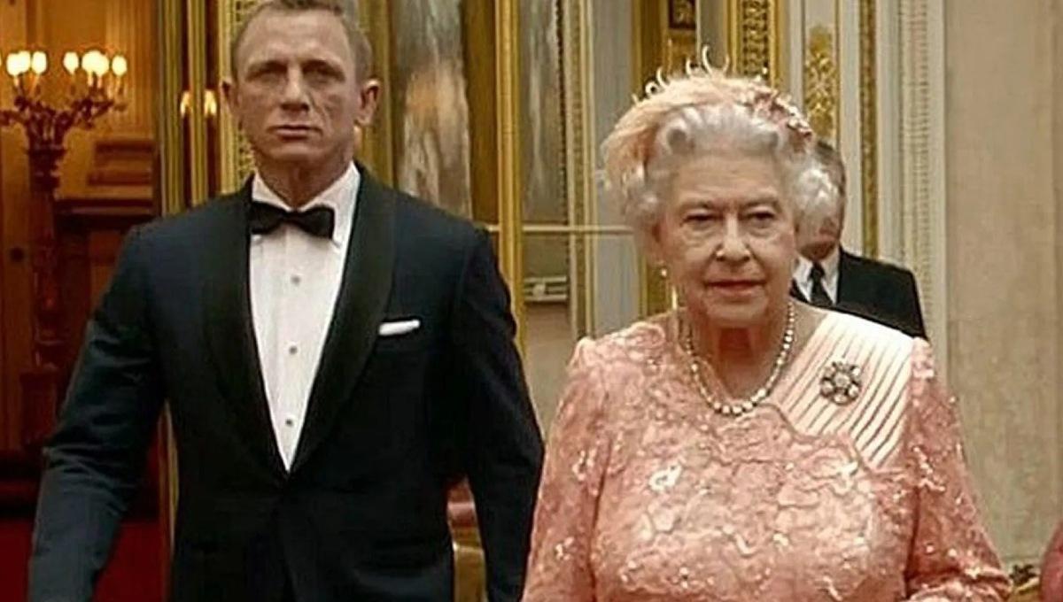  | Reina Isabel II llegó en paracaídas con James Bond al Estadio Olímpico | Olympics