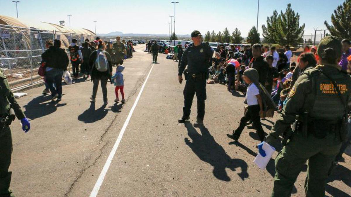  | Migrantes que intentaron cruzar ilegalmente la frontera con Estados Unidos. Foto: Oficina de Aduanas y Protección Fronteriza de los Estados Unidos